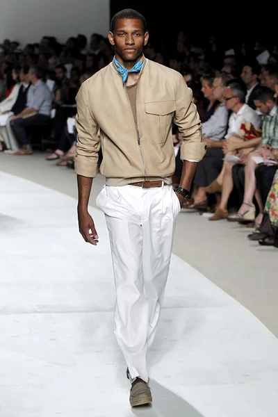 Look 12